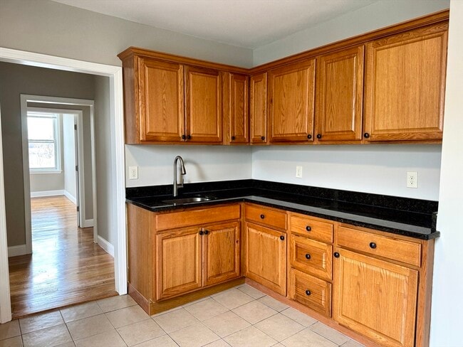 Building Photo - 56 Estes St