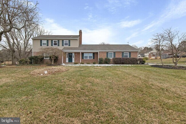 Building Photo - 2713 Wesleyan Dr