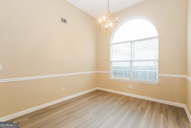Building Photo - 3482 Creekview Dr