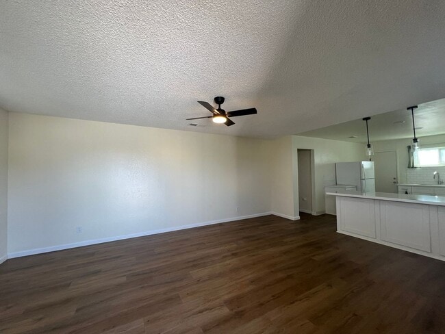 Building Photo - 1250 Bolton Dr
