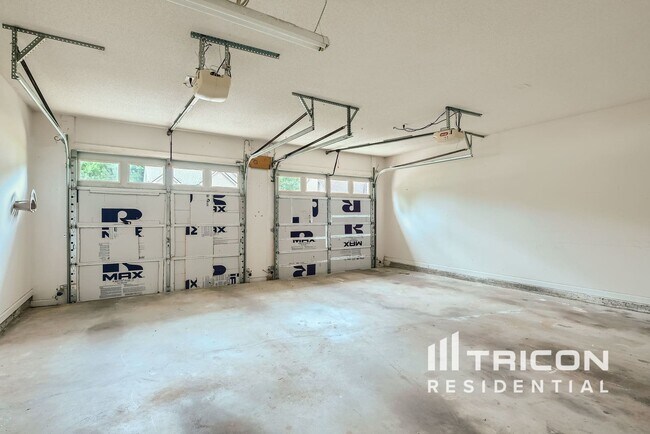 Building Photo - 605 Brooks Rd