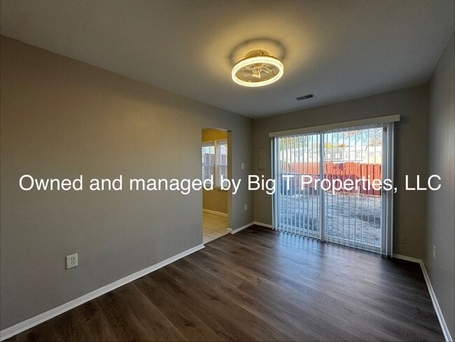 Building Photo - Coming soon* Cute Townhouse between Woodbridge and Triangle