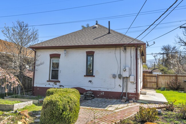 Building Photo - 2268 S 900 E