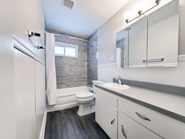 Building Photo - 3 Bed- 2 Full Bath Ranch for Rent | Newly ...