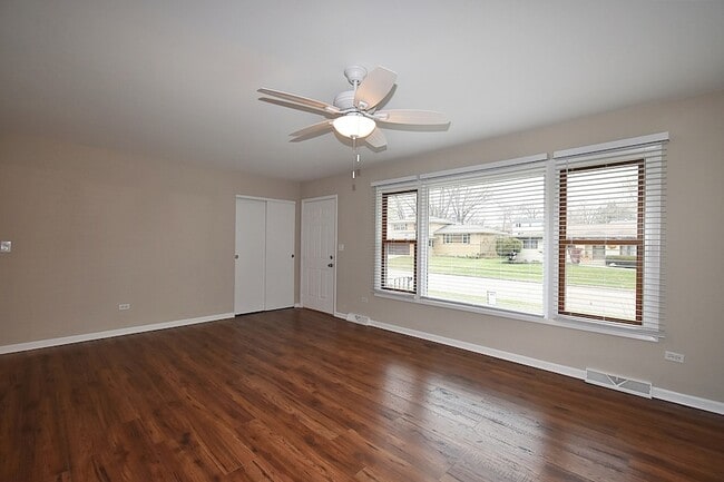 Building Photo - 1191 Meadow Ln