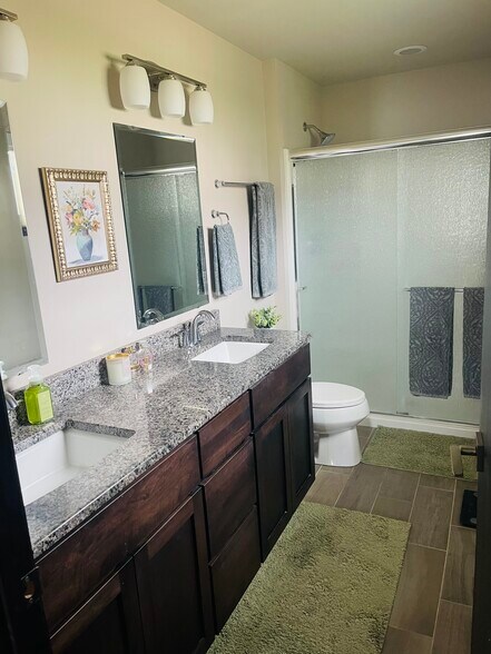 Building Photo - 5370 Little Bluestem Dr