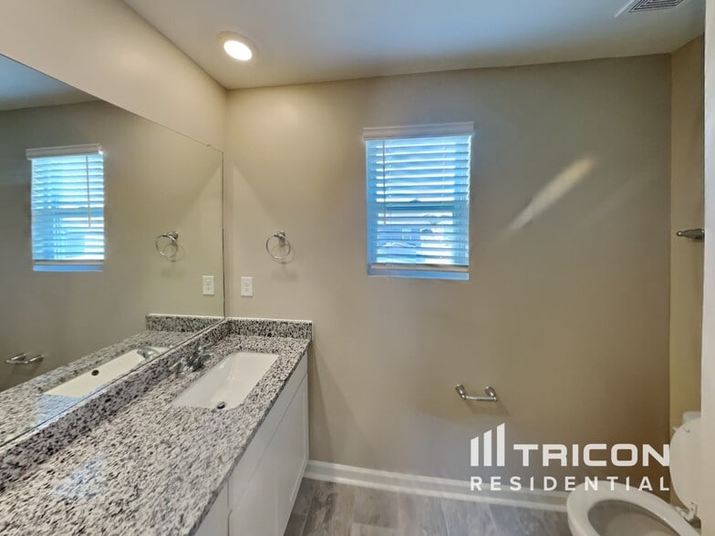 Building Photo - 1507 Ashgrove Pl