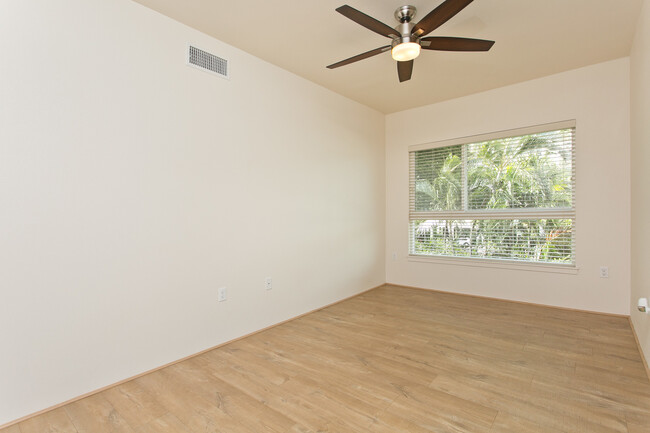 Building Photo - Beautiful 2 bed 2 bath condo in Kailua  - ...