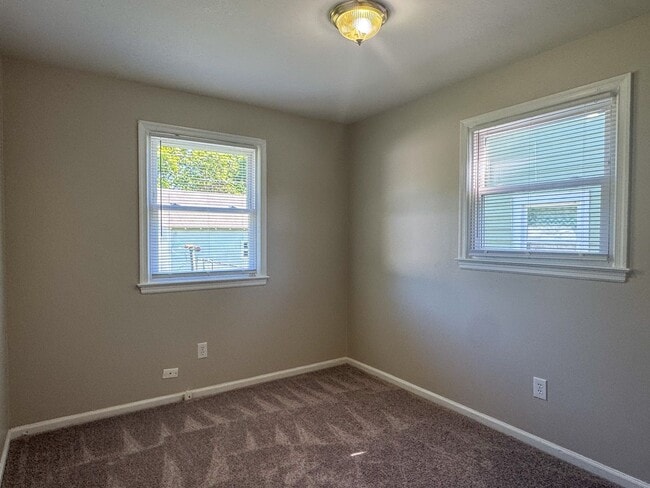 Building Photo - 810 E Poythress St