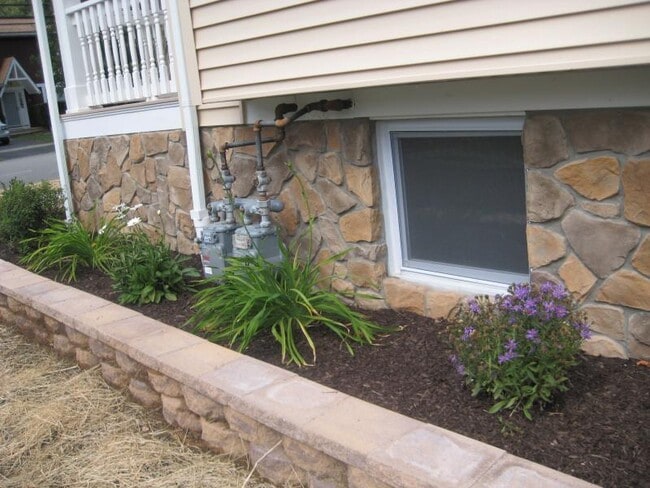 Building Photo - 54 Baker Ave