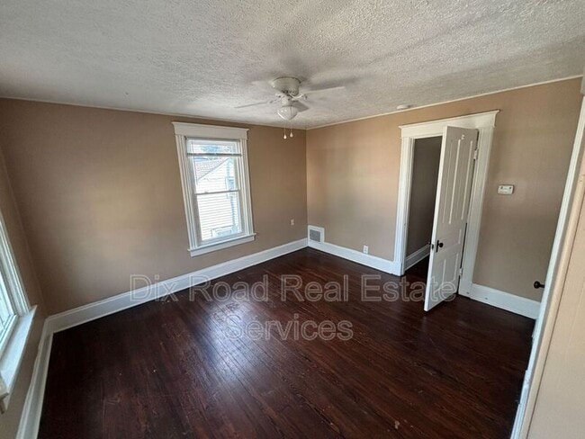 Building Photo - 1219 Campbell Ave
