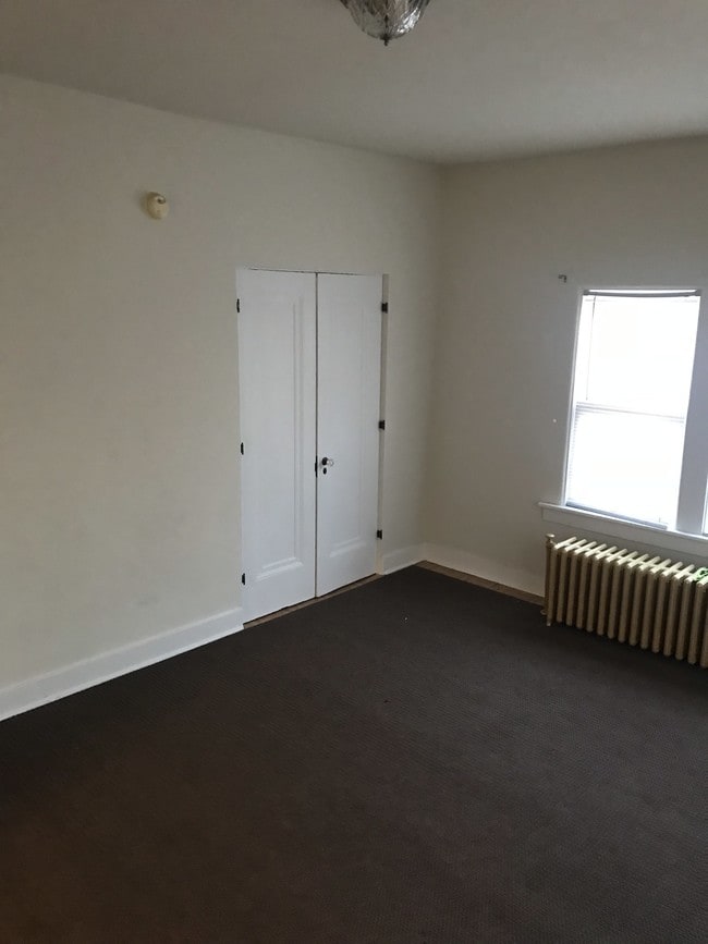 Building Photo - 5328 Maywood Ave