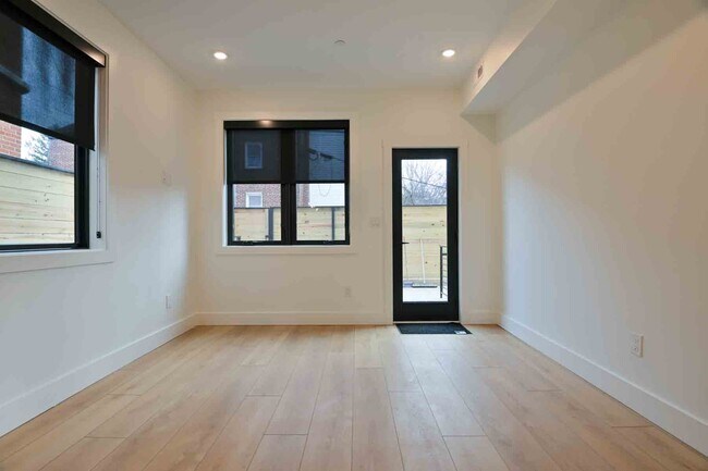 Building Photo - 2639 4th St NE
