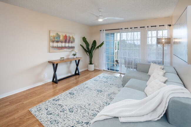 Building Photo - Makakilo Cliffs - Unfurnished 2 bedroom, 2...