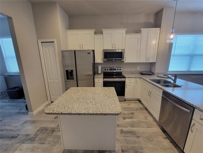 Building Photo - 6323 SW 47th Terrace