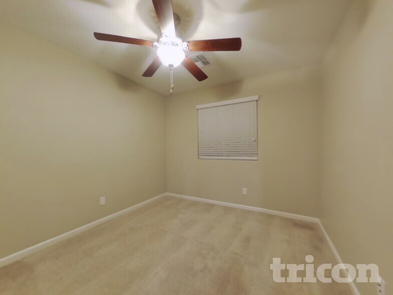 Building Photo - 12590 W Mazatzal Dr