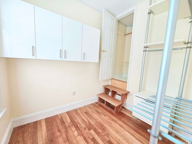 Building Photo - 195 Winthrop Rd