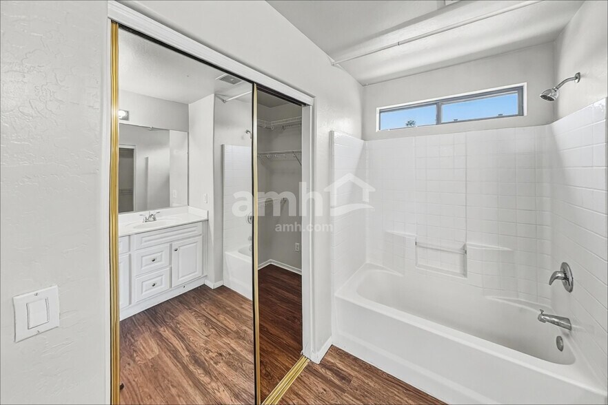 Building Photo - 1701 S 113th Dr