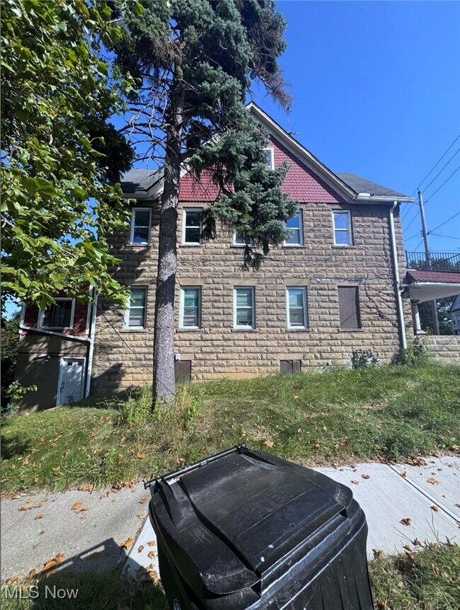 Building Photo - 5924 Denison Ave