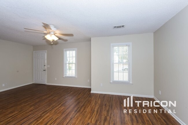Building Photo - 516 Kenton Dr