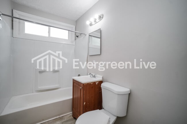 Building Photo - 3081 Grasmere Ave