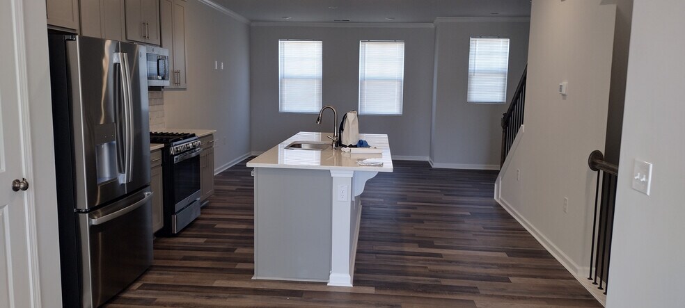 Building Photo - Room in Townhome on Kipp Ln