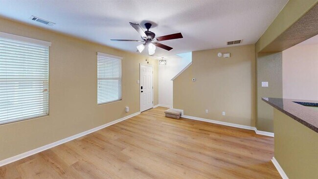 Building Photo - 133 Rush Haven