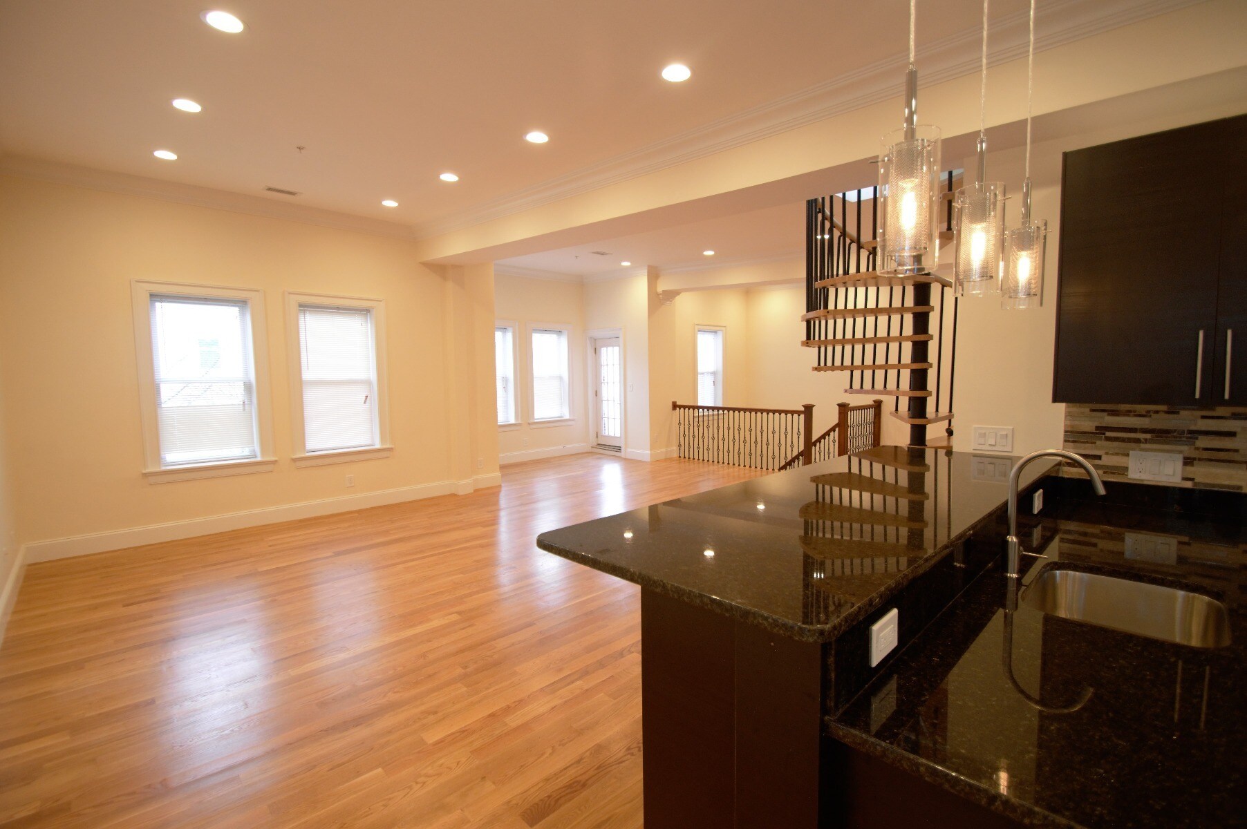 Building Photo - 74 Browne St