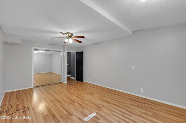 Building Photo - 1468 Lakeshore Pkwy