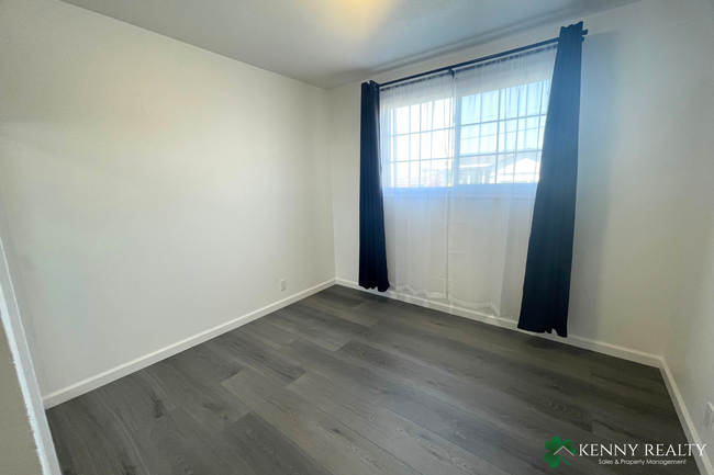 Building Photo - Fully Remodeled 3 Bedroom Home in Sunshine...