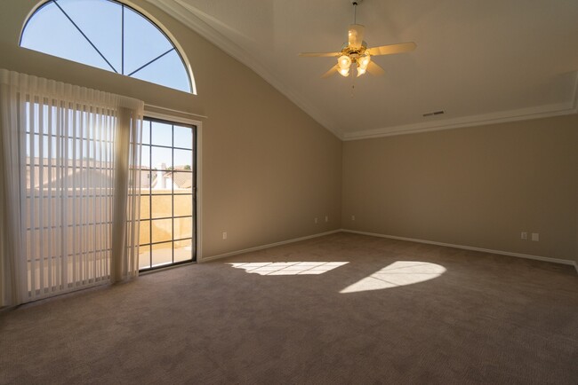 Building Photo - Spacious 6 Bedroom Home with a Balcony!