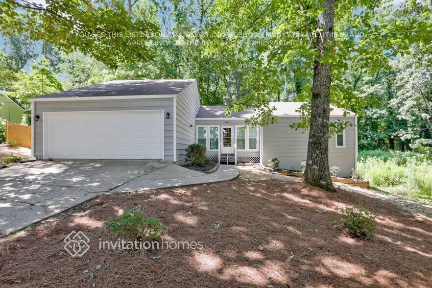 Building Photo - 5421 S Lake Dr