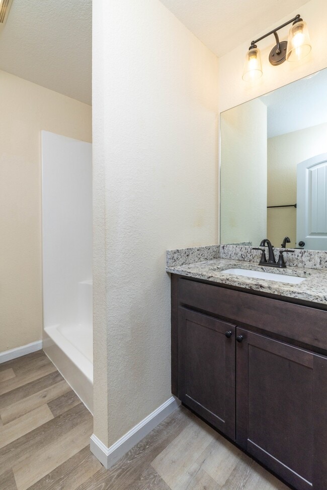 Building Photo - 932 Warrior Hill Dr