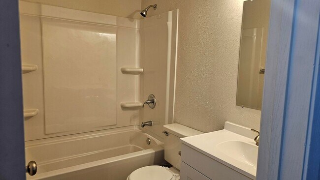 Building Photo - Roxbury Duplex