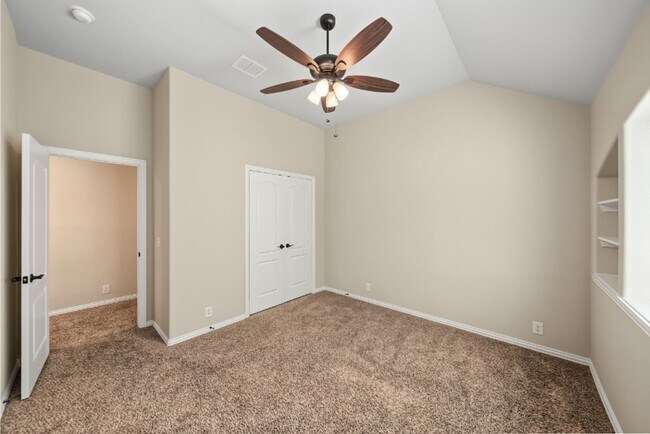 Building Photo - 504 Ridgewater Trail