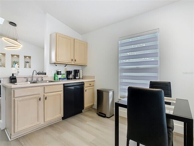 Building Photo - 1510 Chapman Oak Ct