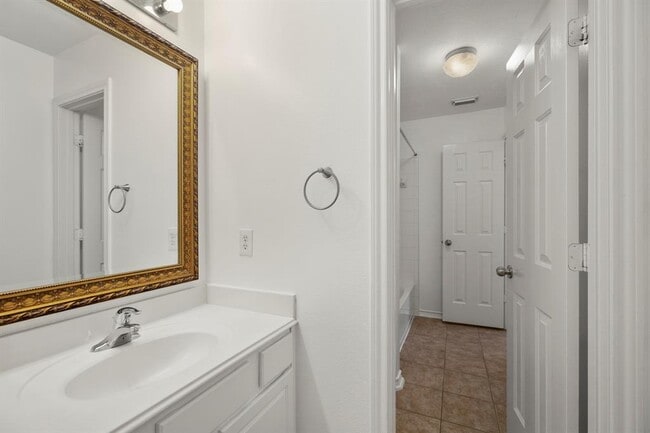 Building Photo - 5030 Birch Manor Ln