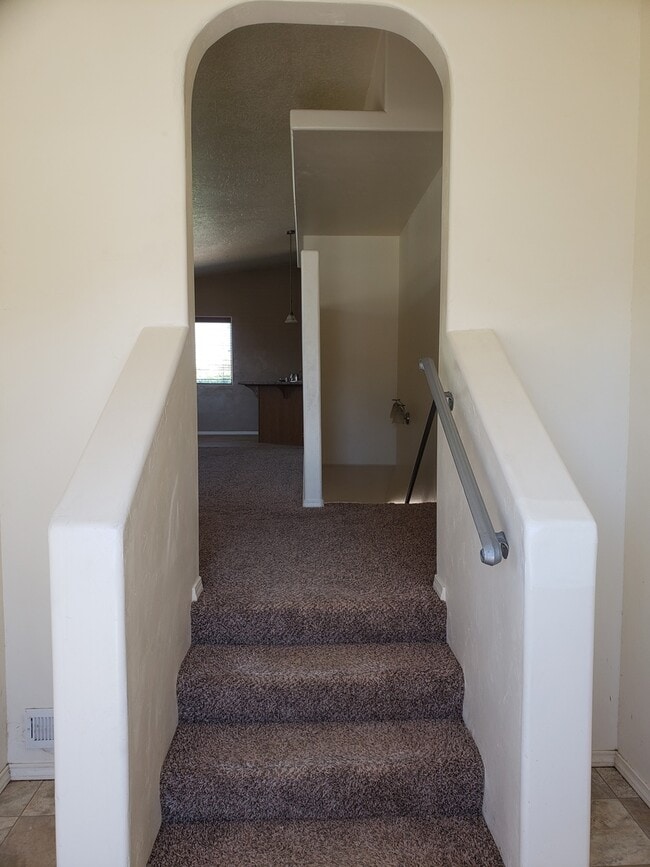 Building Photo - Nice 4 Bedroom home in Mesa Vista Subdivis...