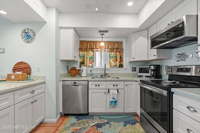 Building Photo - 6300-6A1A Jimmy Buffett Mem Hwy