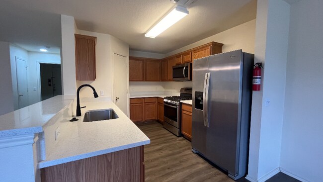 Building Photo - 162 Challenger