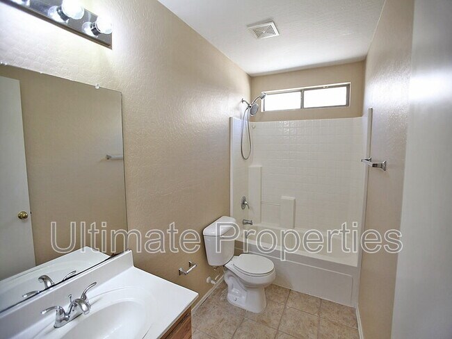 Building Photo - 12915 W Lawrence Ct