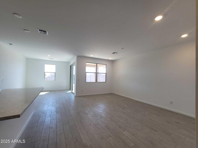Building Photo - 16065 W Gray Fox Trl