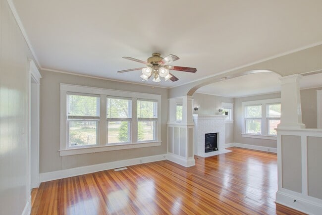 Building Photo - Charming, 3 Bed, 1 Bath Cape Cod in Granby...