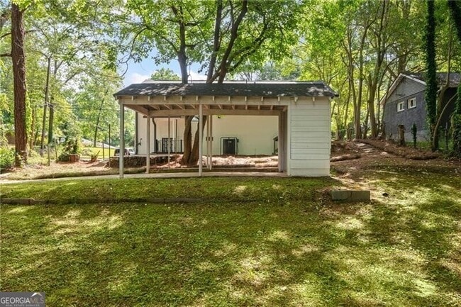 Building Photo - 2889 Macon Dr SW