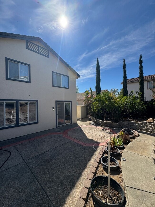 Building Photo - 1762 River Oaks Cir