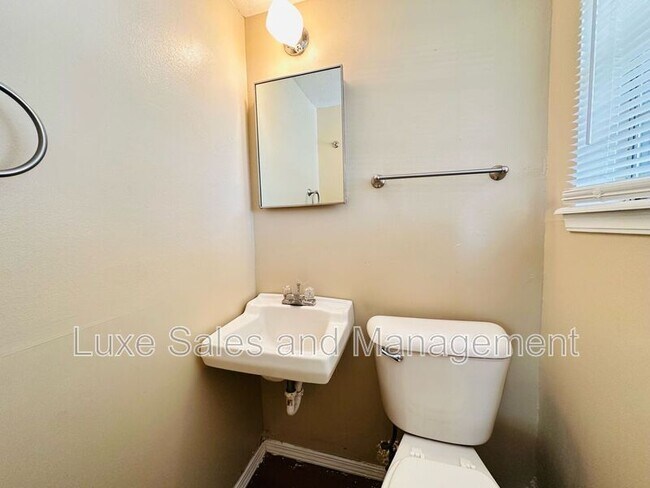Building Photo - 4313 Epperly Dr