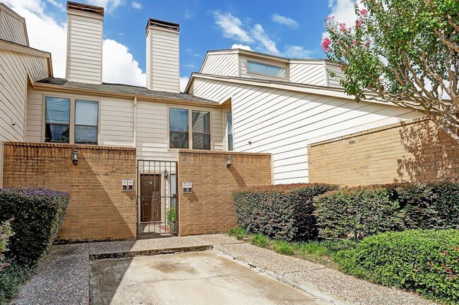 Primary Photo - 2277 S Kirkwood Rd
