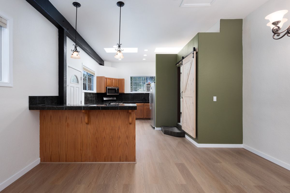 Building Photo - 988 Camino Caballo-