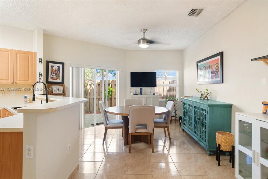 Building Photo - 2229 SE 25th Ave