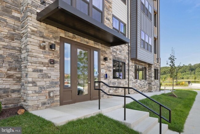 Building Photo - 1611 POTOMAC SHORES Pky